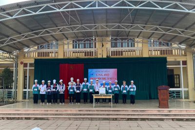 Trường THCS Chân Lý, xã Bắc Lý, tỉnh Ninh Bình tổ chức  phát động quyên góp ủng hộ đồng bào miền Trung, Tây Nguyên khắc phục thiệt hại do mưa lũ gây ra.